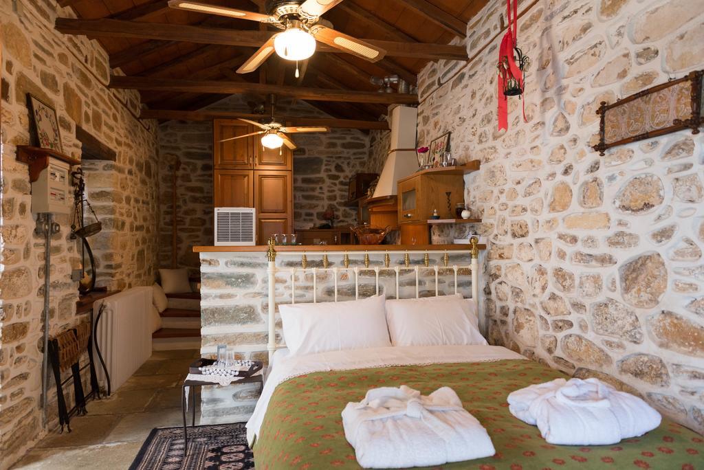 Vogiatzopoulou Guesthouse Агиос Георгиос Нилиас Стая снимка