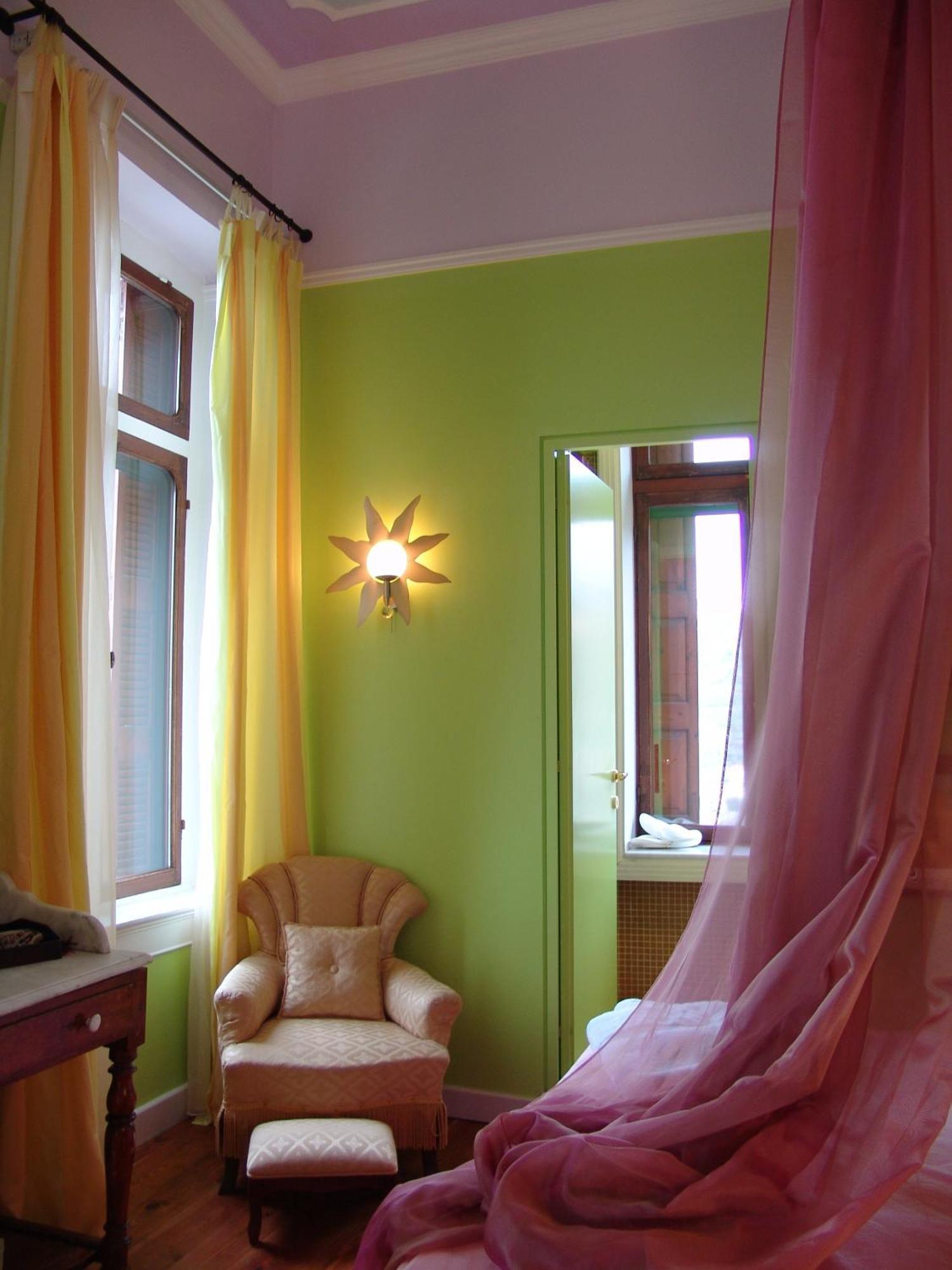 Vogiatzopoulou Guesthouse Агиос Георгиос Нилиас Стая снимка